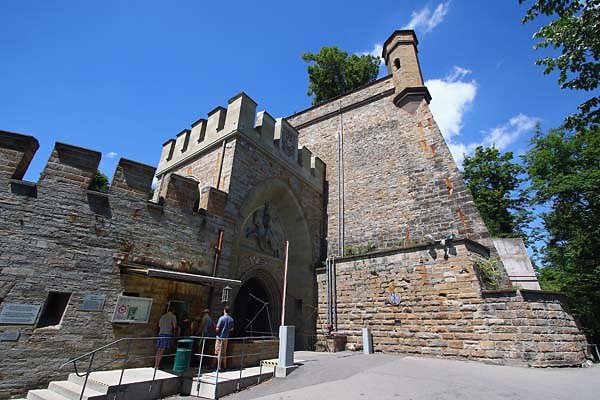Burg-Hohenzollern-1.jpg