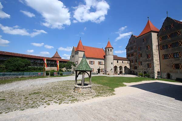 Schloss-Harburg-100.jpg