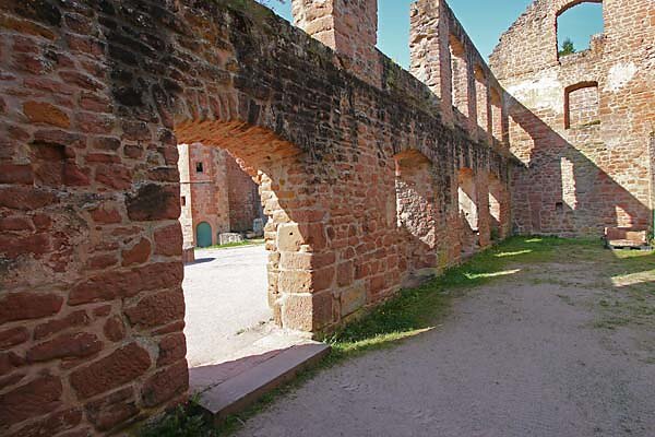 Schloss-und-Festungsruine-Hardenburg-135.jpg