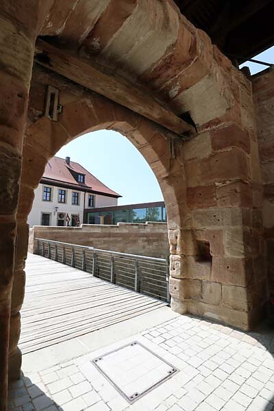 Burg-Cadolzburg-90.jpg