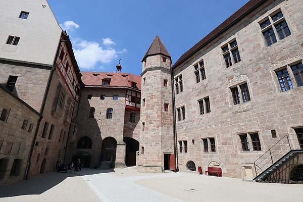 Burg-Cadolzburg-256.jpg