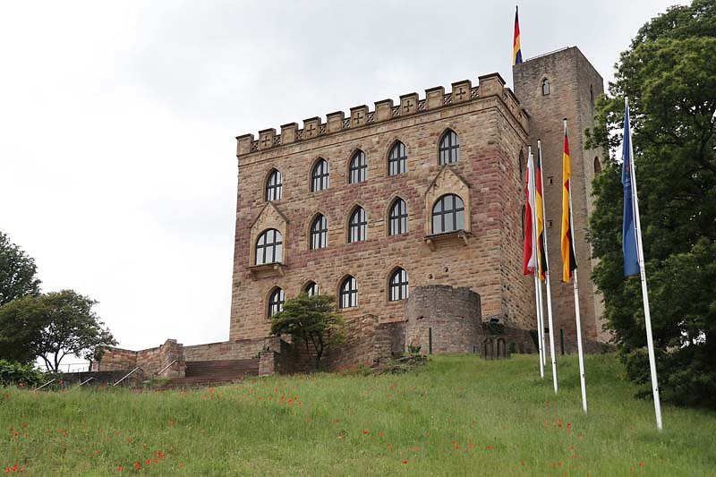 Hambacher-Schloss-1.jpg
