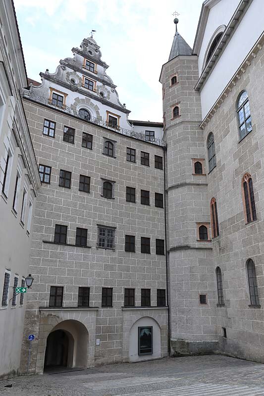 Schloss-Neuburg-26.jpg