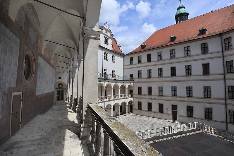 Schloss-Neuburg-260.jpg