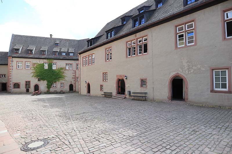 Burg-Rothenfels-1.jpg