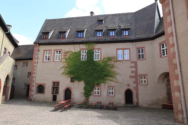 Burg-Rothenfels-6.jpg